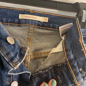 Levi’s Wedgie Skinny Jeans - Size 32